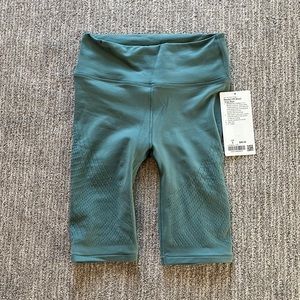 Lululemon bike shorts, size 6, NWT
